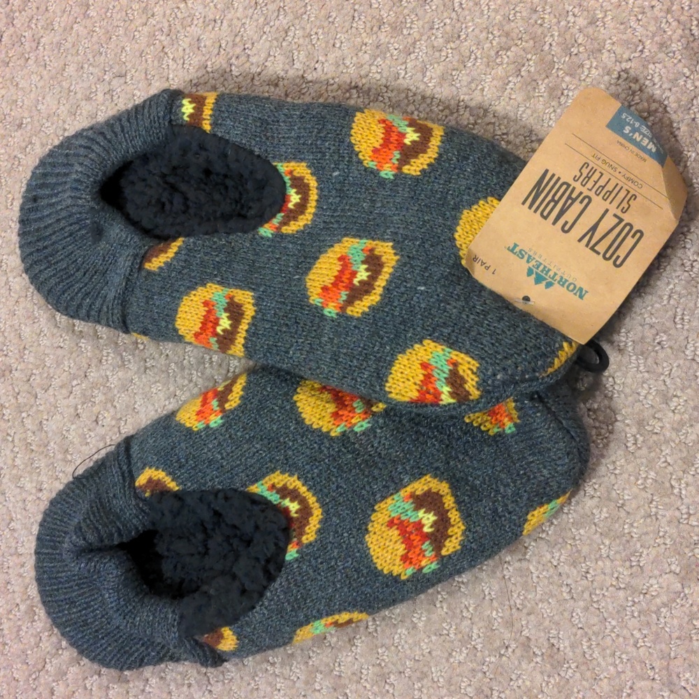 Cozy Cabin Men's Cheeseburger Slippers Size 8-12.5 NWT